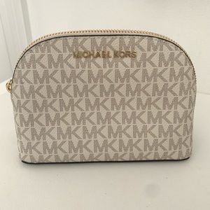 NWOT- MICHAEL KORS multi-use cosmetic bag!